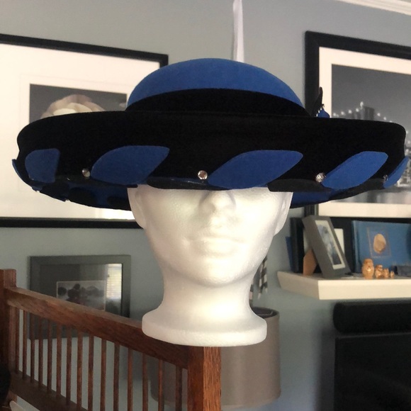 Deborah Accessories - Retro Blue and Black Wool Hat with Matching Hat Pin